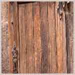 Aprenda como limpar portas de madeira